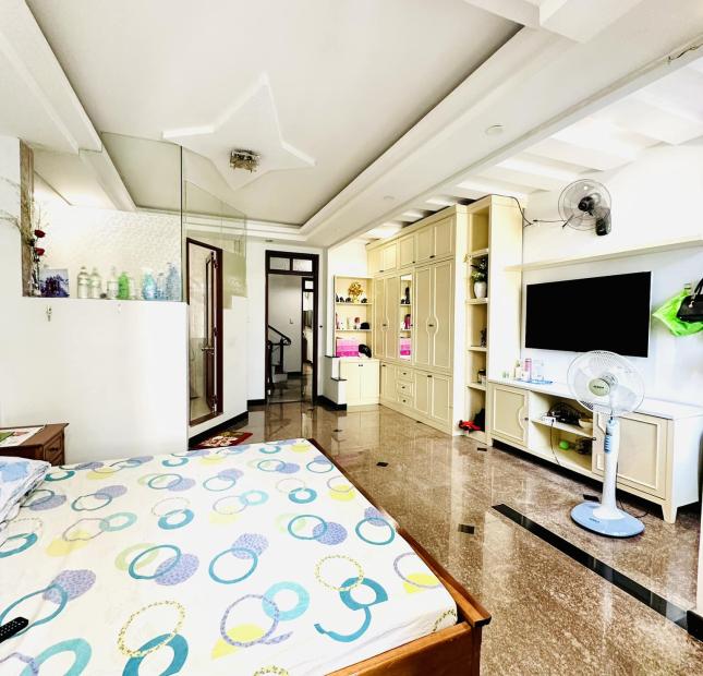 Bán nhà hẻm 12m thông Lý Thường Kiệt-4PN cạnh chung cư-kinh doanh tốt