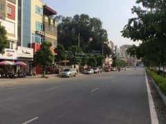 Bán nhà mặt phố Nguyễn Văn Huyên 300m, mặt tiền13m, giá 55 tỷ.