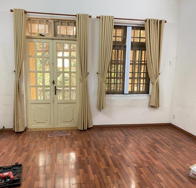 Gấpbán nhà cách 20m ra NguyễnVănNghi Chợ Gòvấp 65m 3tầng Giá 6tỷ8TL.