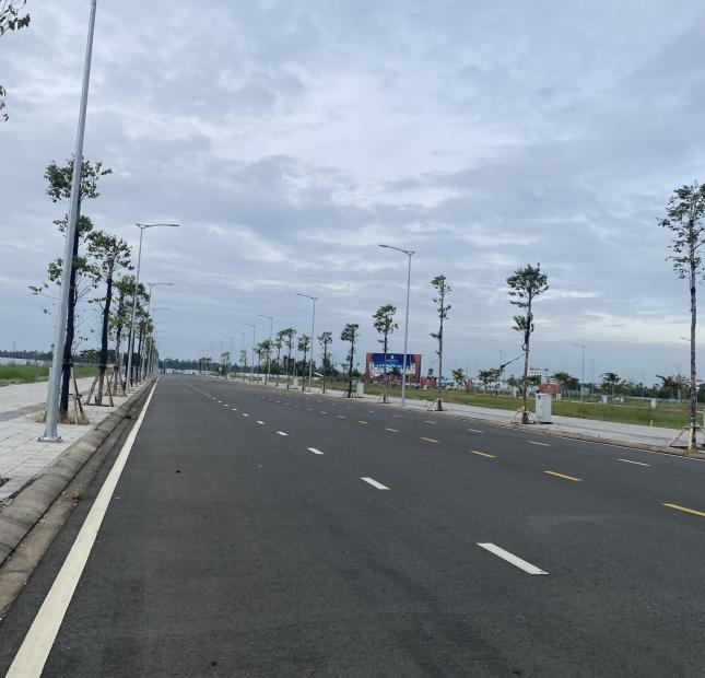 Giá đất trung tâm Thành Phố chỉ 750 triệu/nền 81m2, hạ tầng hoàn chỉnh, sổ hồng riêng