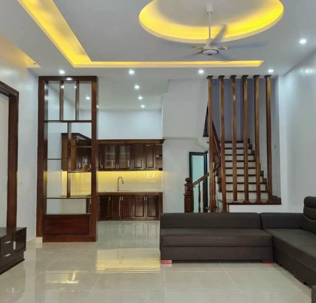 Bán nhà 3 tầng ngõ phố Bình Lộc, ph Tân Bình, TP HD, 70m2, mt hơn 5m, 3 ngủ, sân để xe, 2.5x tỷ