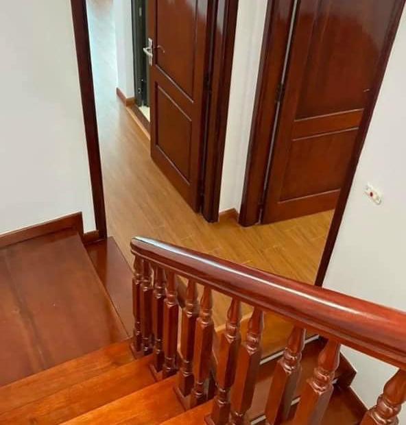 Bán nhà 3 tầng ngõ phố Bình Lộc, ph Tân Bình, TP HD, 70m2, mt hơn 5m, 3 ngủ, sân để xe, 2.5x tỷ