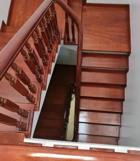 Bán nhà 3 tầng ngõ phố Bình Lộc, ph Tân Bình, TP HD, 70m2, mt hơn 5m, 3 ngủ, sân để xe, 2.5x tỷ