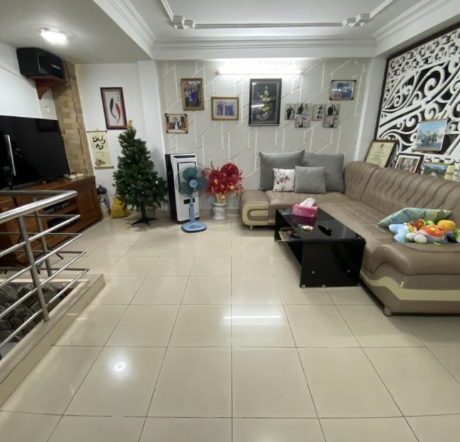 CC bán nhà hẻm 8m 4.6x15 đường Lê Quang Định giá 13 tỷ TL mạnh