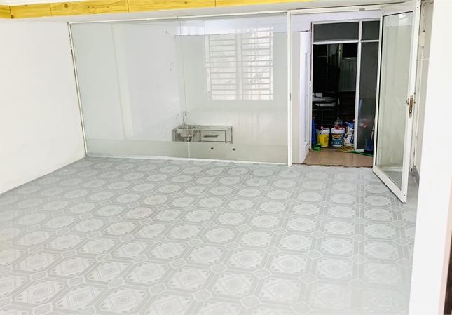 CHDV mặt tiền Lê Văn Quới, DT phòng 40m2.