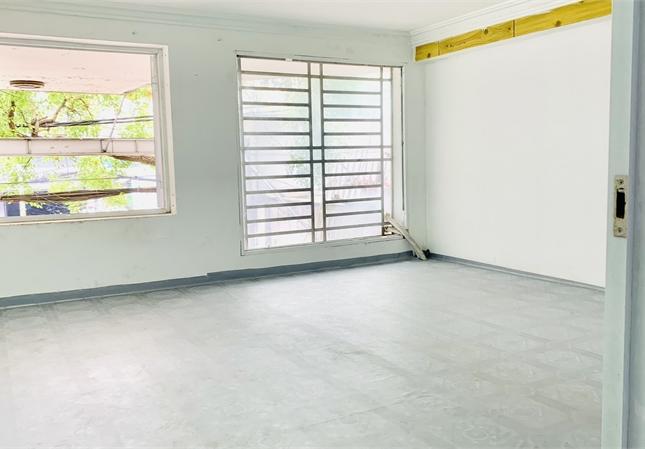 CHDV mặt tiền Lê Văn Quới, DT phòng 40m2.