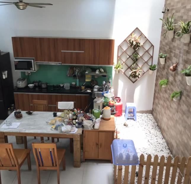 BÁN NHÀ .QUẬN 9 THÀNH PHỐ THỦ ĐỨC.DT 122M2 Mặt Tiền 6.9m GIÁ 11tỷ(CÓ THƯƠNG LƯỢNG LỘC)