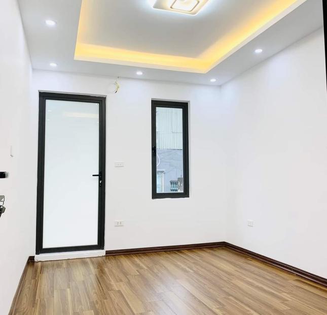 Hiếm. Nhà Ngõ 87 Tam Trinh Hoàng Mai 24m²×4T. Nhỉnh 2 Tỷ. Gần Ô Tô Tránh