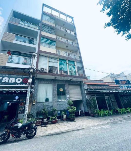 Nhà đẹp Trường Sa, Phường 13, Quận 3, TPHCM. Có thang máy - Diện tích: 7.5 x 17 m