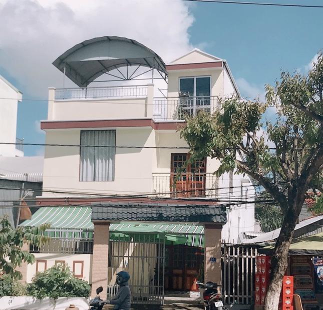 Chính chủ cần bán nhà nguyên căn 1 trệt 1 lầu có sân thượng