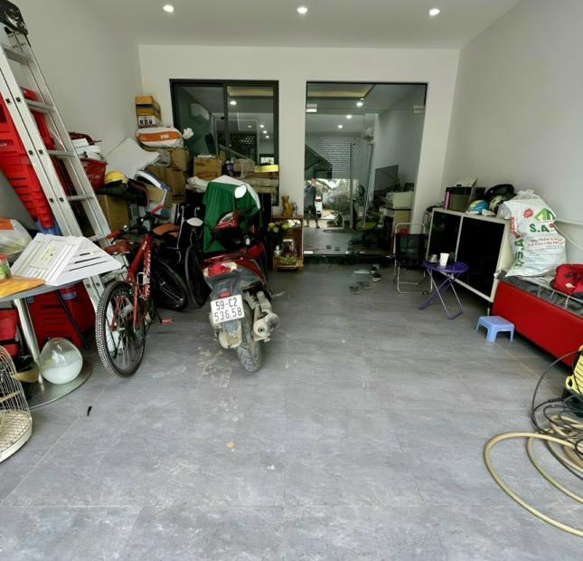 Bán nhà 4 tầng Hoàng Quốc Việt, Quận 7, DT 5x16m. Giá 10,7 tỷ