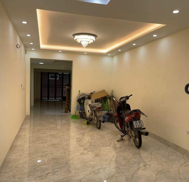 chính chủ bán nhà mặt phố Trịnh Đình Cửu, vỉa hè, ô tô tránh, kinh doanh sầm uất