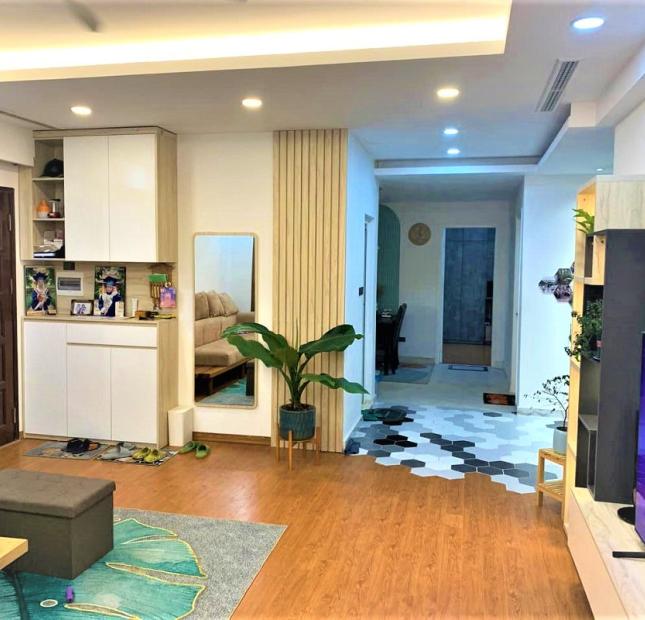 Bán CH Nguyễn Ngọc Vũ, 125m2, 3 ngủ, Chỉ 4,7 tỷ, Nhà đẹp, Nội thất nhập khẩu, Tiện ích ngập tràn