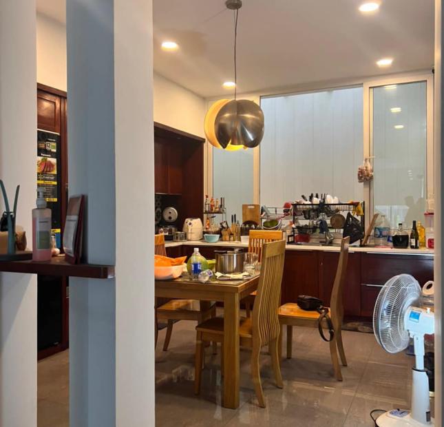 Bán nhà Mặt tiền đường số - phường Tân Phú- Quận 7 - 60m2, 4 tầng, ngang 4m- nội thất full