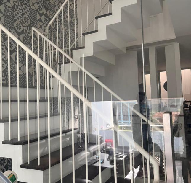 Bán nhà Mặt tiền đường số - phường Tân Phú- Quận 7 - 60m2, 4 tầng, ngang 4m- nội thất full