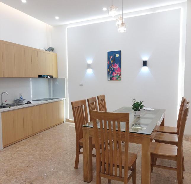 Bán nhà ngõ 548 Nguyễn Văn Cừ 77m giá 6 tỷ 15 ô tô đỗ cửa