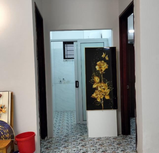 Bán cắt lỗ căn hộ 76m2 2PN tại KĐT Việt Hưng, Căn góc, View sân tenis, Giá 1.5 tỷ!