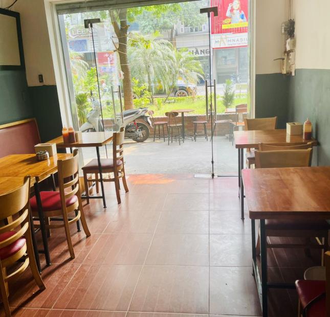 SANG NHƯỢNG CỬA HÀNG tại ngã 4 Nguyễn Sơn, Long Biên, HN - con phố sầm uất nhất nhì Long Biên