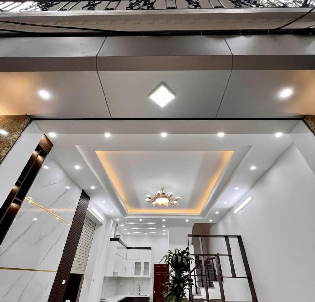 nhà Thái Thịnh 60m x 5 tầng, mt: 5m, ô tô đỗ khi cần, sổ vuông A4