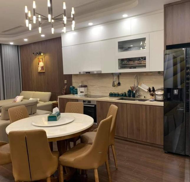 Chuyển nhượng căn Penhouse 141m2, 3 ngủ, 2 wc, tòa Gold Tower, 275 Nguyễn Trãi, Thanh Xuân. Giá