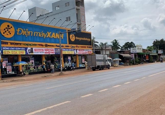 Gấp! Kẹt tiền nên tôi bán rẻ mảnh đất tâm huyết 1000m2 ngay chợ giá 300TR