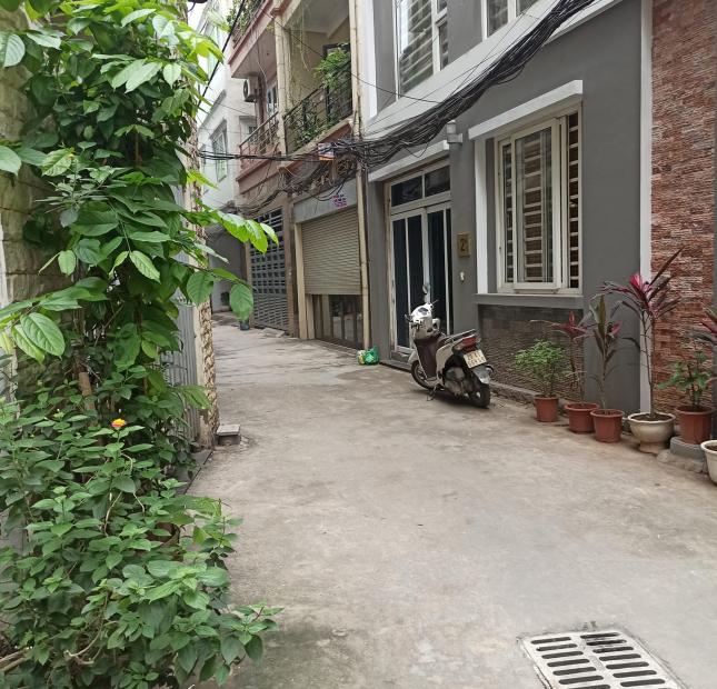 BÁN GẤP ĐẤT ĐẸP BỒ ĐỀ, VUÔNG VẮN, Ô TÔ VÀO, SÁT PHỐ 45M MT4M HƠN 4 TỶ.