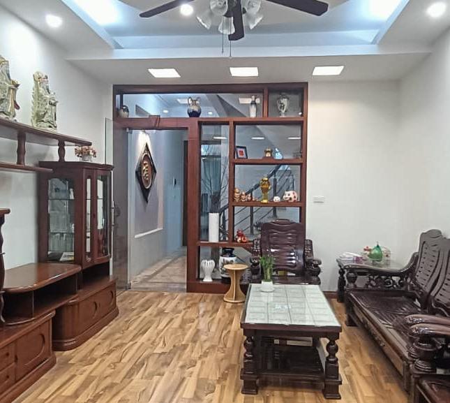 Siêu Phẩm Hoàng Ngân 75m x 4 tầng, mt: 4m,ô tô đỗ cửa.