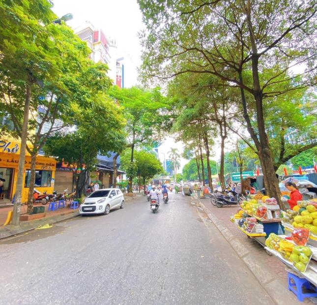 Bán đất phố Duy Tân, Cầu Giấy, Lô góc 3 mặt thoáng, vỉa hè rộng ô tô tránh, Ngõ thông kinh doanh. diện tích 120m2  giá 55 Tỷ