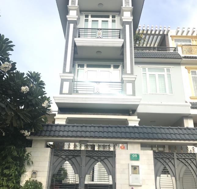 Bán biệt thự KDC Văn Lang, đường Phạm Hùng nối dài, 210m2, sổ hồng, 14.5  tỷ, LH: 0934.933.978