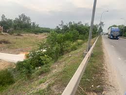 Tôi cần bán miếng đất đường chính QL2C Sơn Dương Tuyên Quang, cạnh dự án Flamingo,1km ra cầu Thác