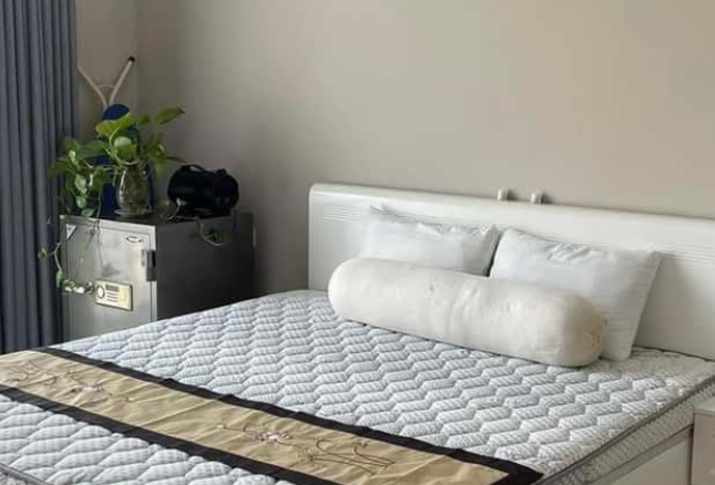 Hót! Hót! Hot! Chính Chủ Cần Bán Căn Hộ  3Phòng Ngủ Chung Cư Golden Land 275  Nguyễn Trãi