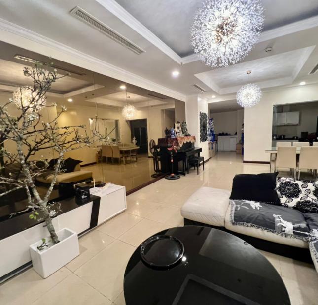 CHỦ NHÀ ĐỊNH CƯ NƯỚC NGOÀI BÁN GẤP CCCC Royal City tòa R1 Quận Thanh Xuân 