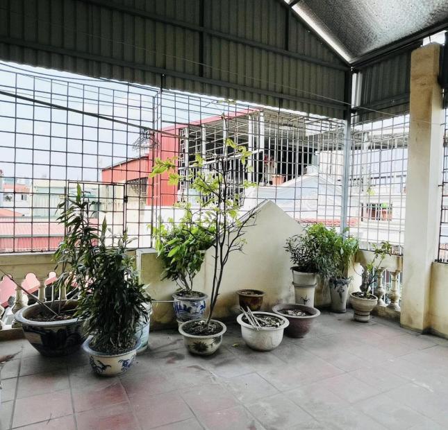 Duy nhất 1 căn nhà phố Nguyễn Trãi, Thanh Xuân, 30m 5 tầng, 3 ngủ, gần Ngã Tư Sở, nhà đẹp ở ngay