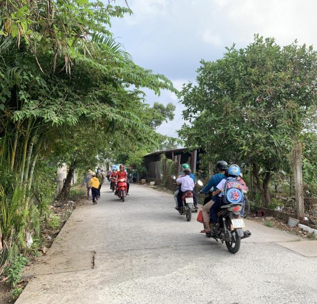 NỀN THỔ CƯ SƠN ĐÔNG ĐƯỜNG Ô TÔ LIỀN KỀ ỦY BAN, TRƯỜNG HỌC