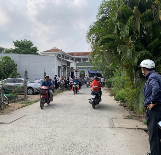 NỀN THỔ CƯ SƠN ĐÔNG ĐƯỜNG Ô TÔ LIỀN KỀ ỦY BAN, TRƯỜNG HỌC