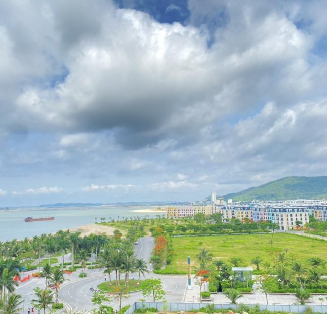 Bán căn hộ 5 sao view trực diện biển Hạ Long, cạnh bến du thuyền quốc tế giá FULL 1.5 tỷ - Sổ lâu