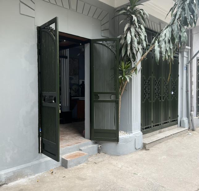 Cho thuê căn hộ ở Phan Kế Bính, Cống Vị, Ba Đình, Hà Nội.