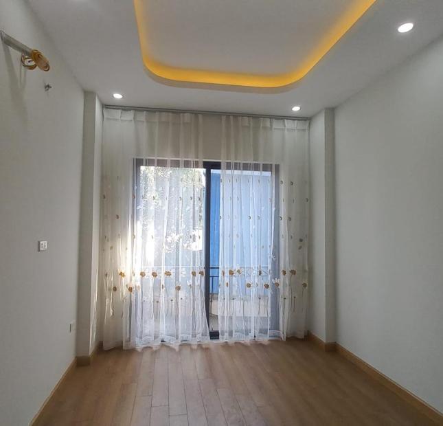 DOUBLE! Bán Nhà Chiến Thắng-Văn Quán PHÂN LÔ, Ô TÔ, 38m2, 5 tỷ 7