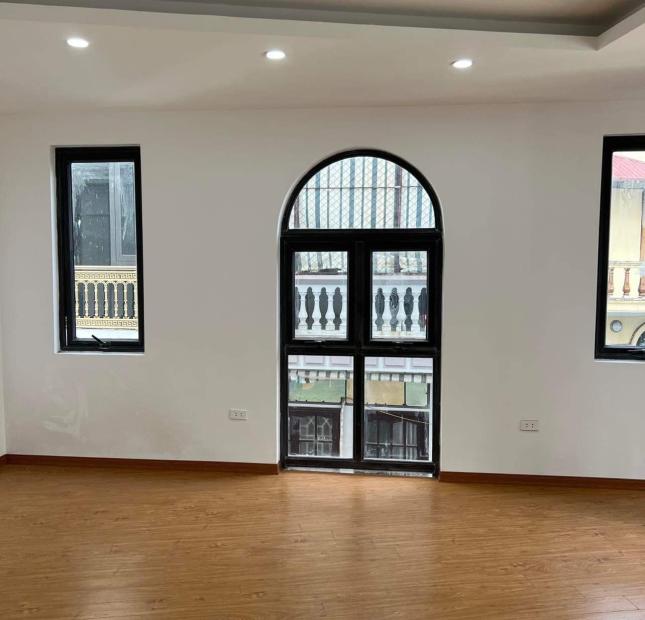 Bán nhà  Đường Láng 35m x 6 tầng, thang máy, ô tô tránh