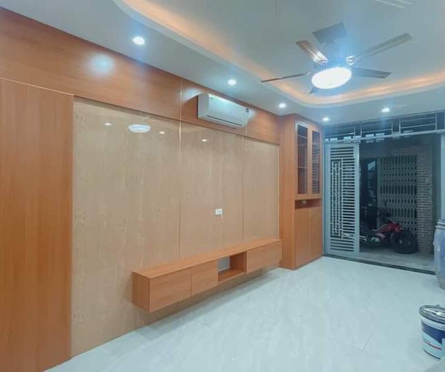 Nhà Phan Đình Giót ô tô đỗ  cửa ngõ rộng thoáng 45m², 4 tầng thoáng thiết kế siêu đẹp.Lh 0975100988.