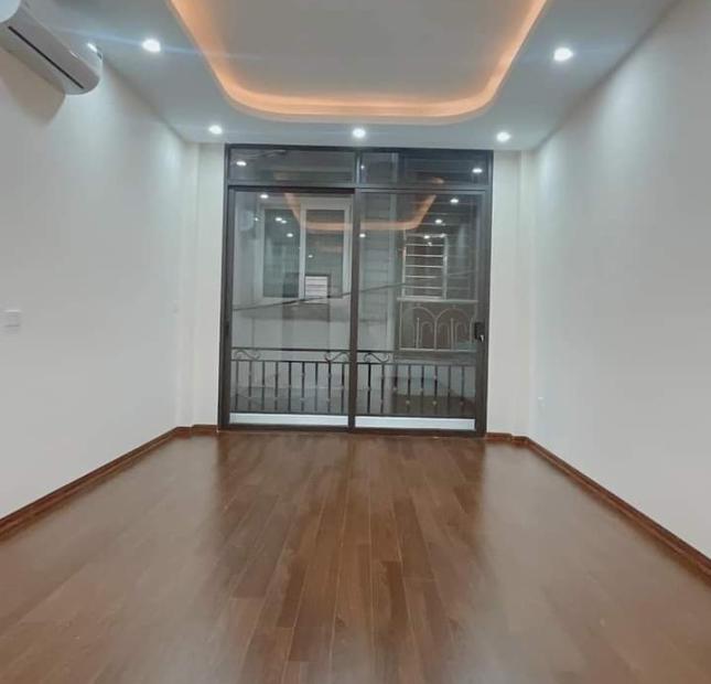 Nhà Phan Đình Giót ô tô đỗ  cửa ngõ rộng thoáng 45m², 4 tầng thoáng thiết kế siêu đẹp.Lh 0975100988.