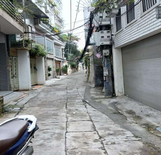 Bán đất Đức Giang, Long Biên ngõ ô tô tránh xe ba gác vào nhà, rộng rãi, gần phố, 43m, 2 tỷ 9 