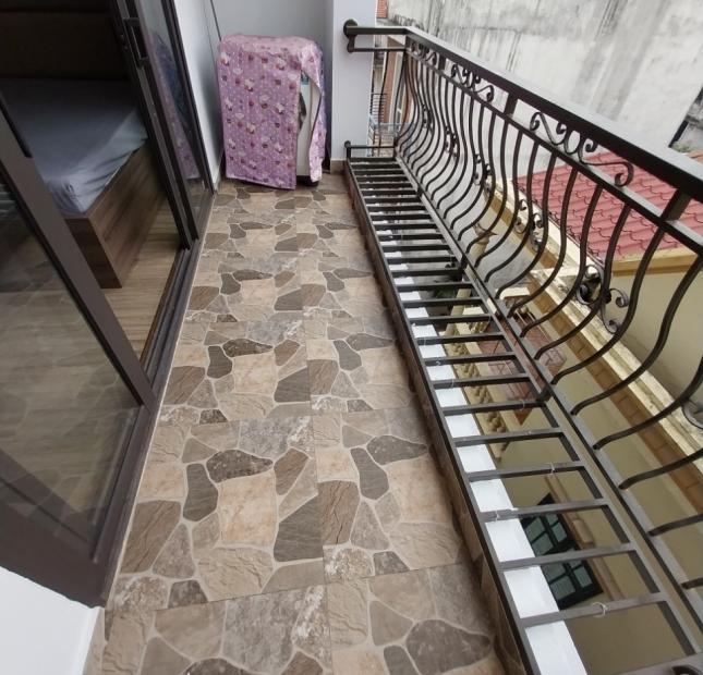 Cho thuê CHDV Trích Sài, Bưởi, Hồ Tây. Ngõ nông View hồ cực thoáng. Chỉ 7tr