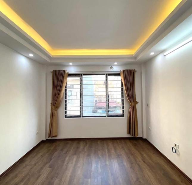 Nhà mặt đường Xuân Phương -40M 5 Tầng- Kinh doanh, ô tô đỗ cửa, gần trung tâm