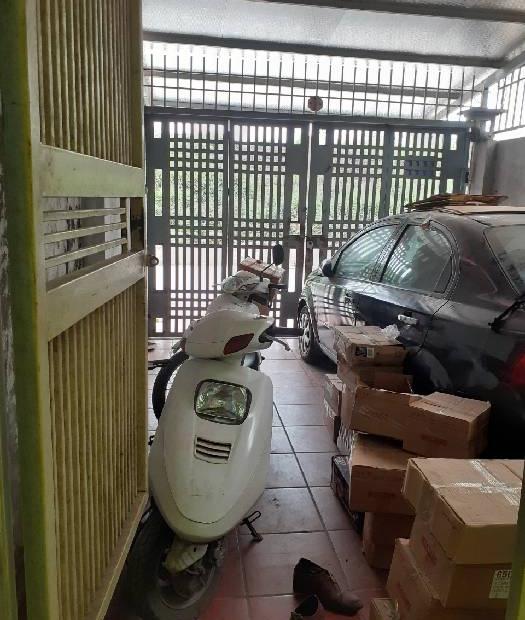 BÁN NHÀ YÊN LỘ MẶT ĐƯỜNG TRỤC CHÍNH HƯỞNG LƯU KHÔNG K D SẦM UẤT.HAI THOÁNG Ô TÔ VÀO NHÀ Dt 52 m2. Gía 5.7 tỷ.