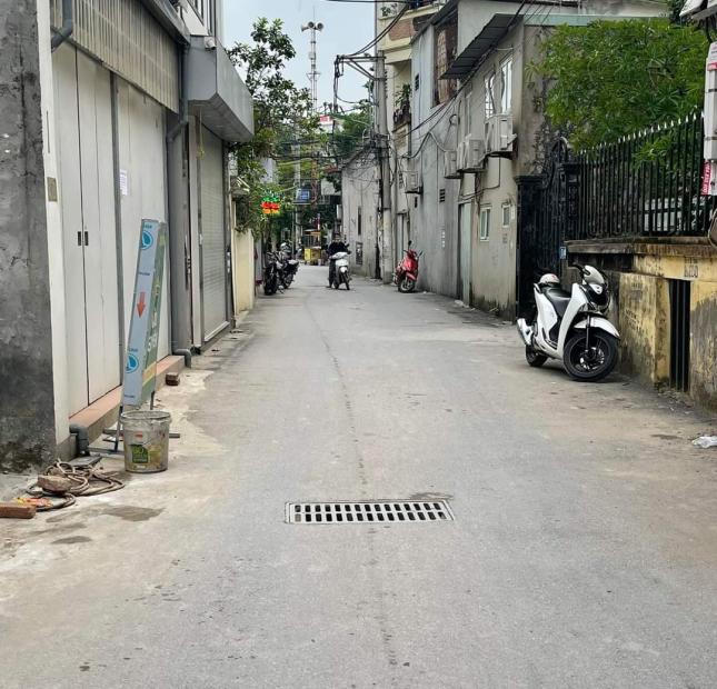 Bán đất Xuân Phương- cuối phố Trịnh Văn Bô 40M Mặt tiền 4M giá 2.1 tỷ