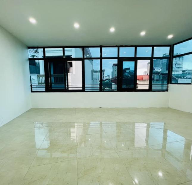 Bán nhà mặt phố Cầu Giấy 50m x 5 tầng, mt: 3.7m