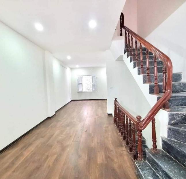 Bán nhà Trần Duy Hưng 50m x 5 tầng, mt: 4m