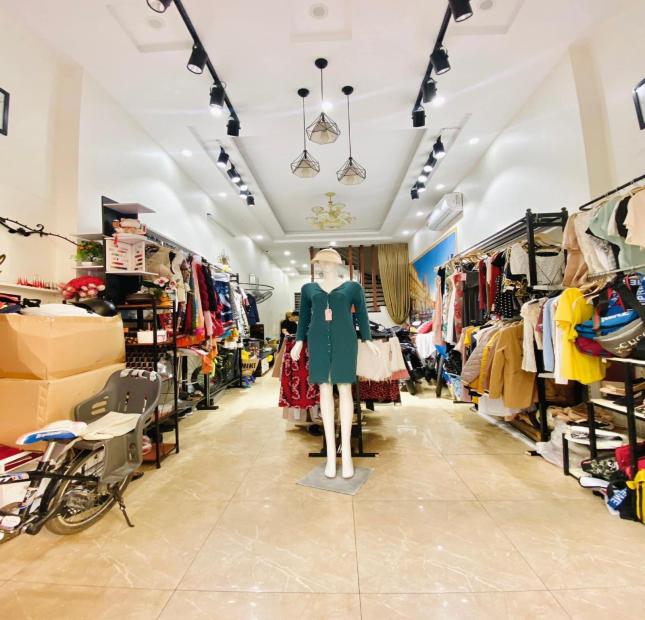 Bán nhà Cầu Giấy 52m x 4 tầng, mt: 4m, nở hậu, ô tô đỗ cửa