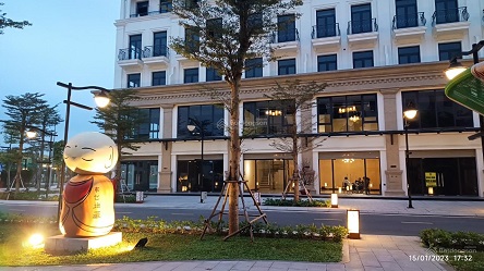 Cho thuê shophouse 2 căn đập thông gồm 5 tầng 1 tum với mặt tiền rộng 11m đã hoàn thiện cơ bản